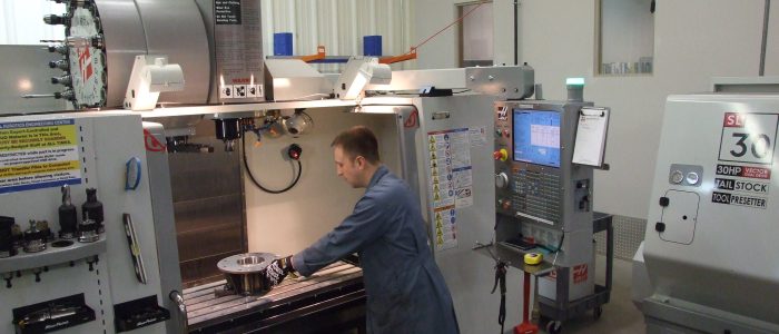 Kilang Mesin Profesional: Alat CNC & Peralatan Bengkel untuk Pembuatan Tepat & Efisien