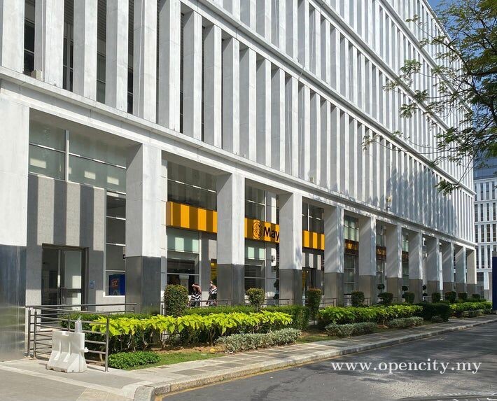 Gambar Maybank Putrajaya – Bangunan Ikonik di Pusat Pentadbiran Malaysia